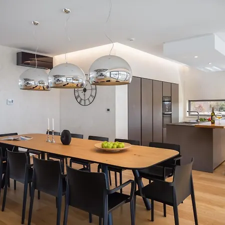 Old Olive Viii Villa