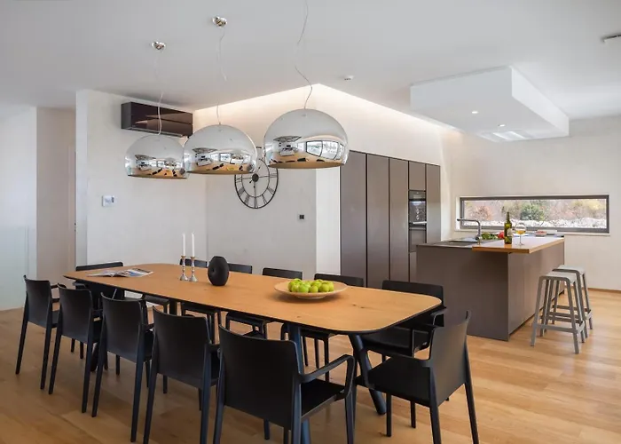 Old Olive Viii Villa