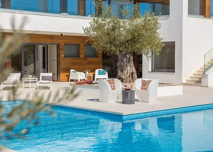 Old Olive Viii Villa